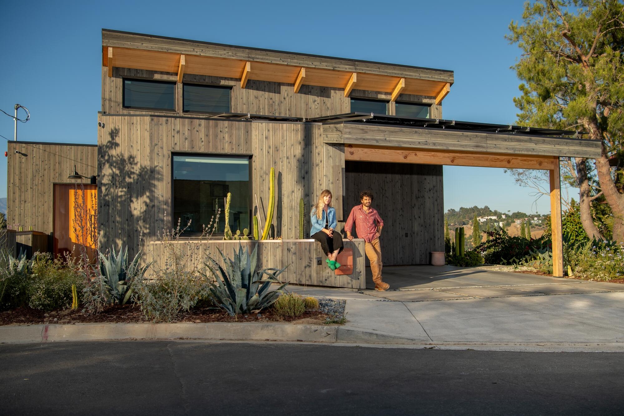 Couple Designs And Builds Home On Vacant Los Angeles Hillside Los Angeles Times
