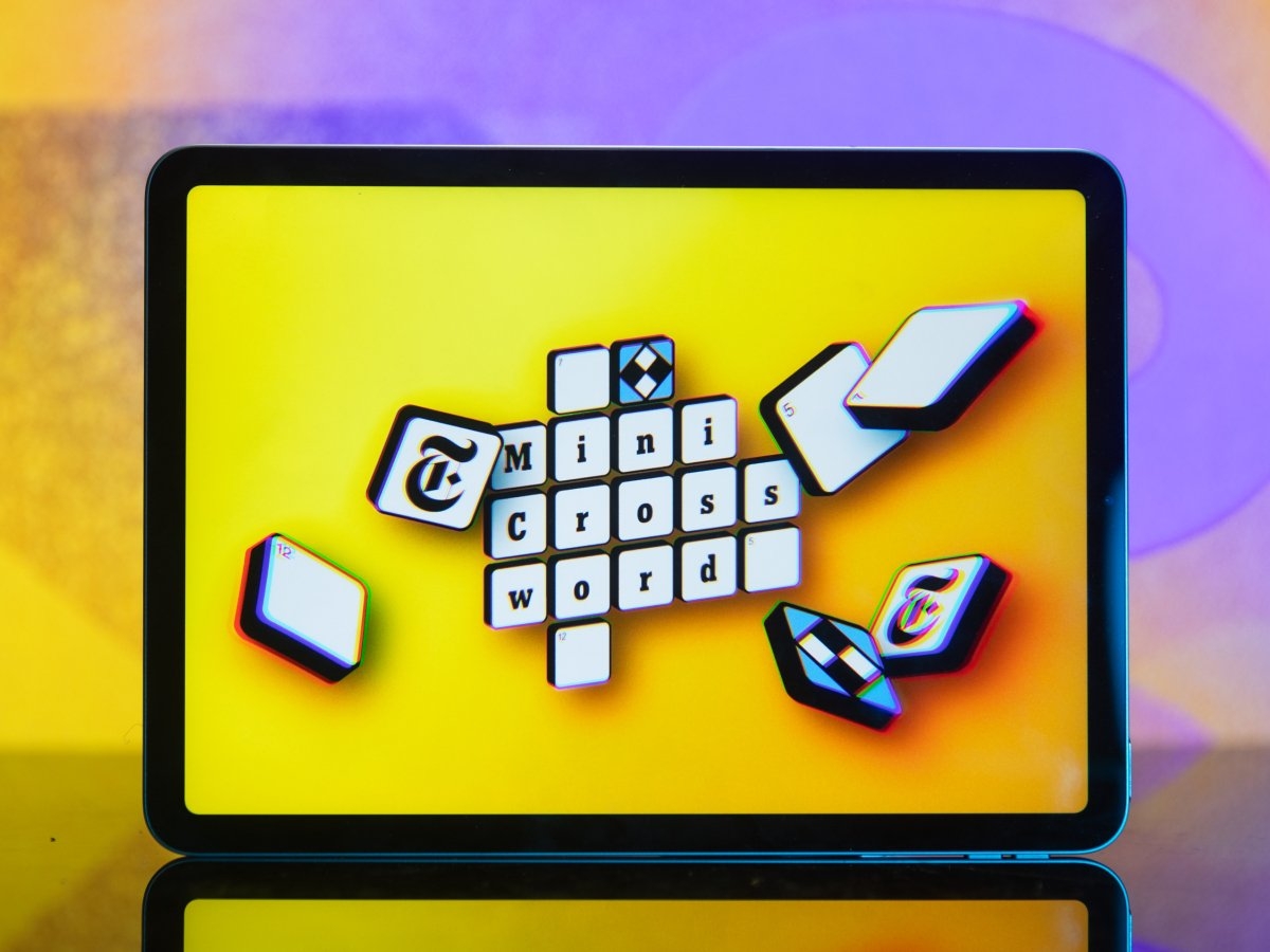 wheel hub crossword clue