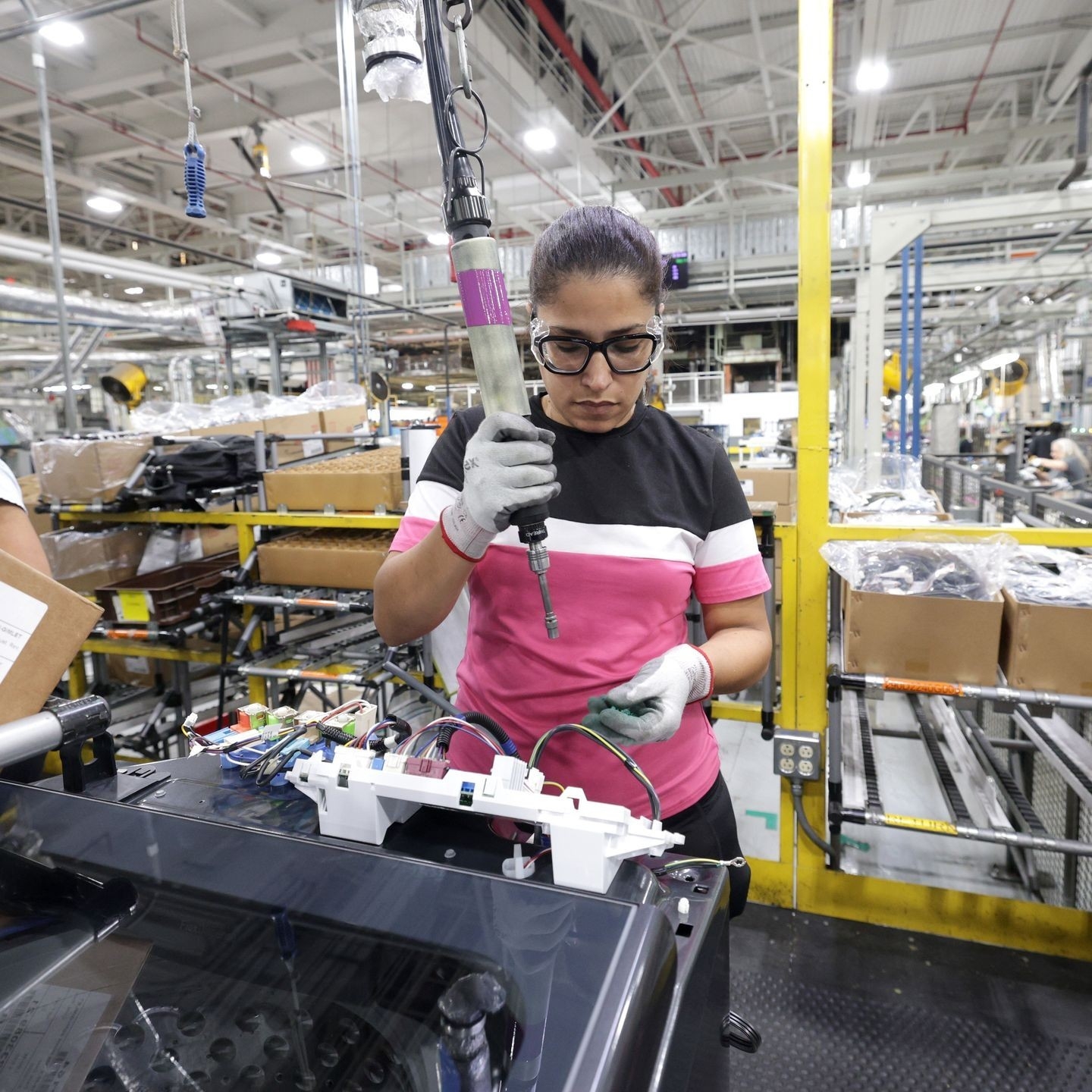 Positive Signals Coming Out Of Manufacturing Sector But Job Growth Isn t One Of Them Positive Signals Coming Out Of Manufacturing Sector But Job Growth Isn t One Of Them