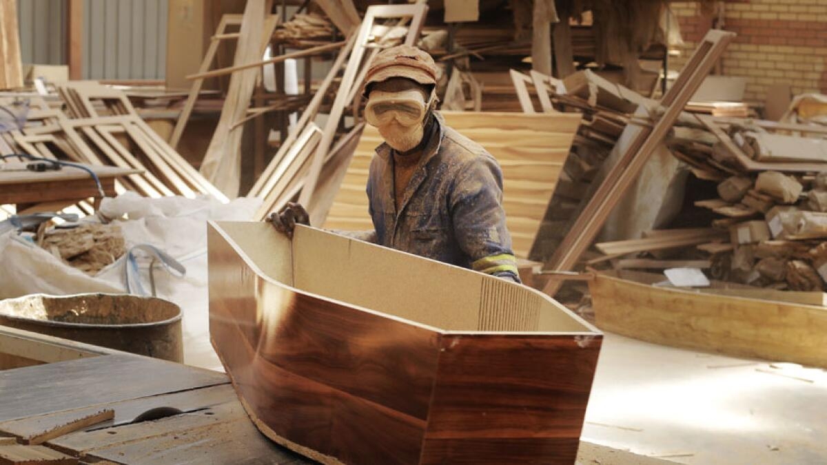 South African Coffin Maker Saw COVID 19 At Work And At Home Los Angeles Times
